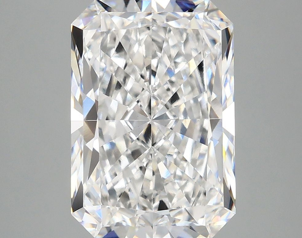 4.07 ct Radiant Lab-Grown Diamond, E VS1
