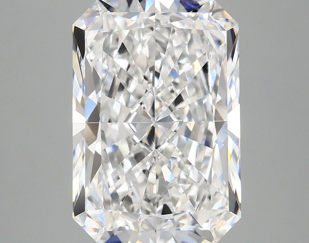 4.07 ct Radiant Lab-Grown Diamond, E VS1