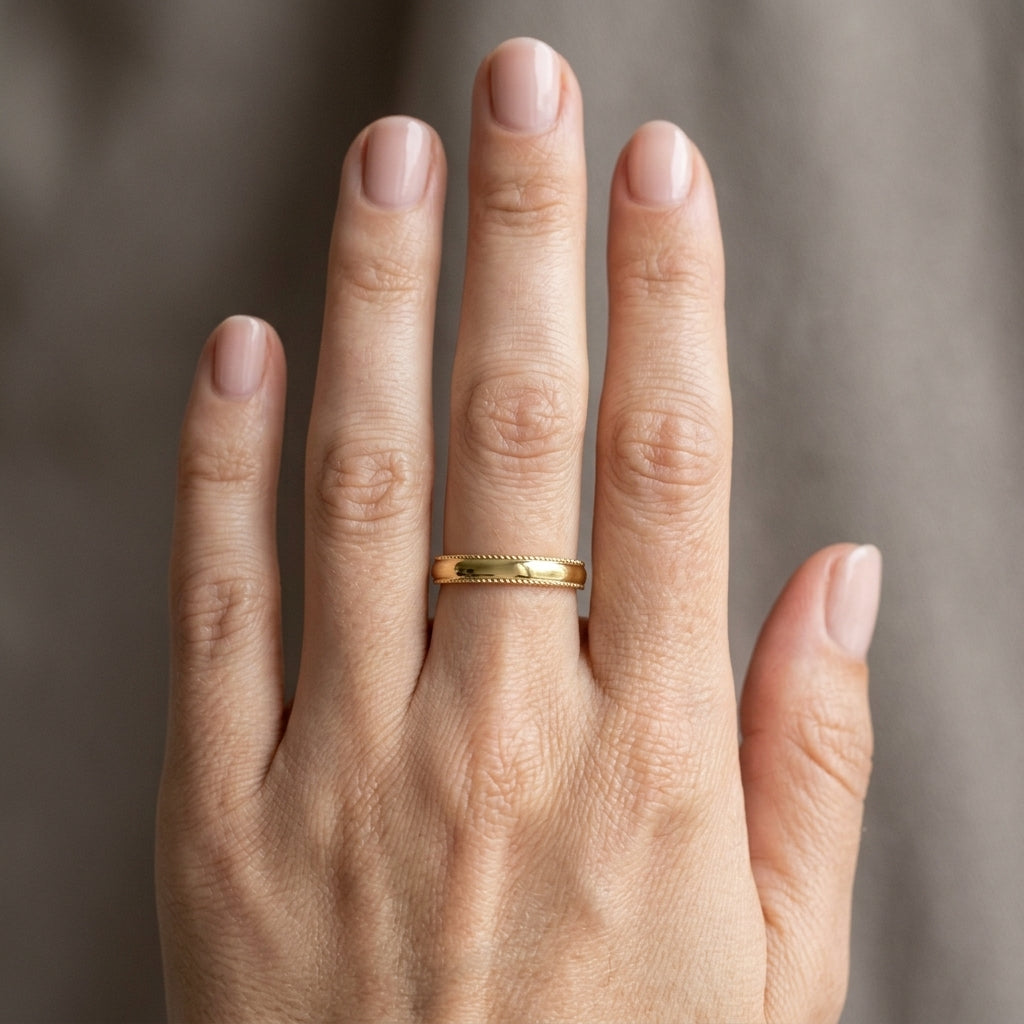 Rope Half Round Comfort-Fit Band — 3 mm, yellow gold, on the hand
