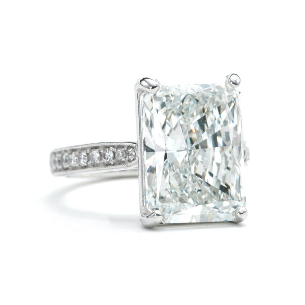 Custom jewelry by Alloy Custom Jewelers