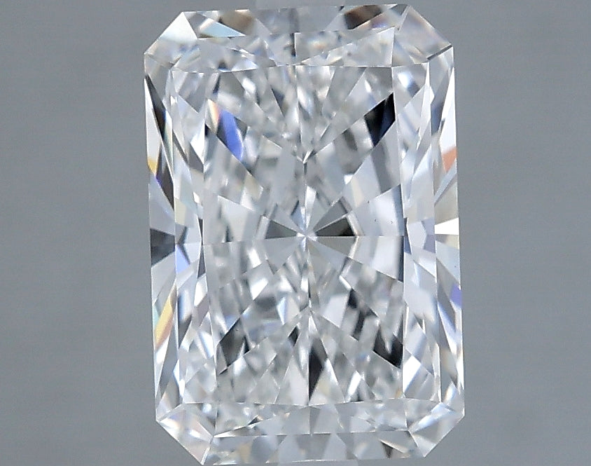 2.520 RADIANT E VVS2 lab-grown diamond